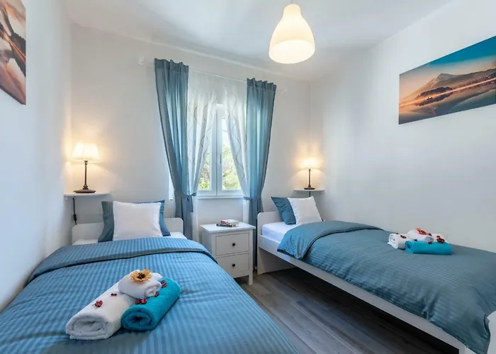 Seaview Toni Апартаменты *