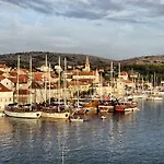 Seaview Toni * Milna (Brac)